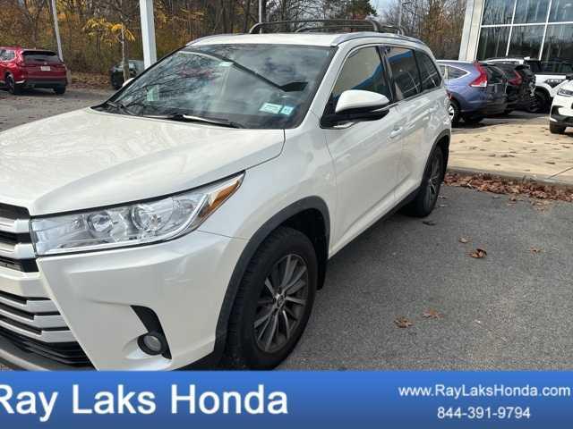 used 2019 Toyota Highlander car, priced at $29,441