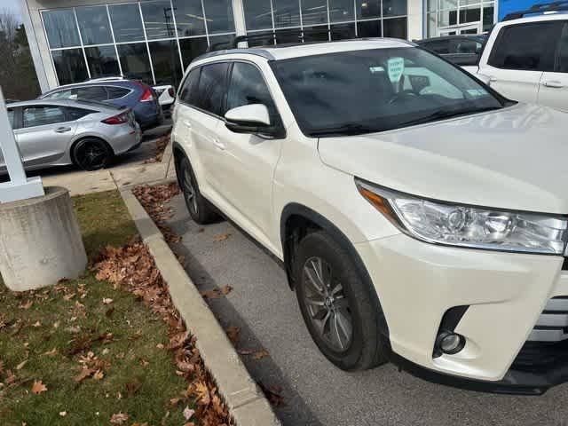 used 2019 Toyota Highlander car, priced at $29,441