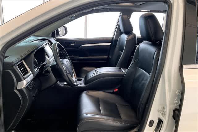 used 2019 Toyota Highlander car, priced at $27,188