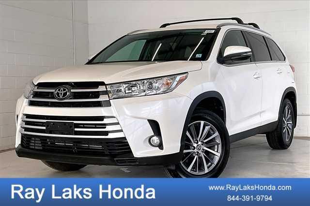 used 2019 Toyota Highlander car, priced at $28,913