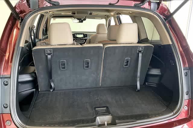 used 2021 Honda Pilot car, priced at $31,902