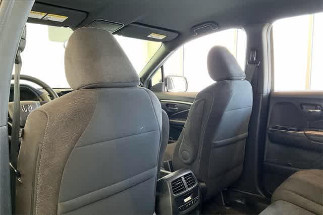 used 2022 Honda Pilot car, priced at $31,136