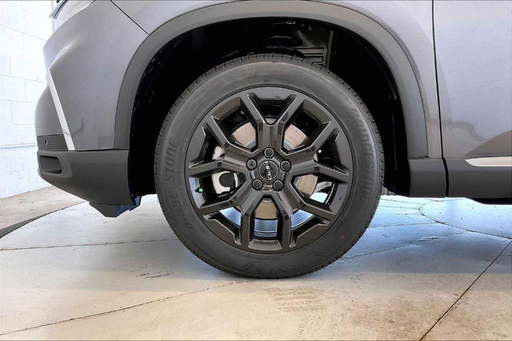 new 2025 Honda Pilot car, priced at $52,995