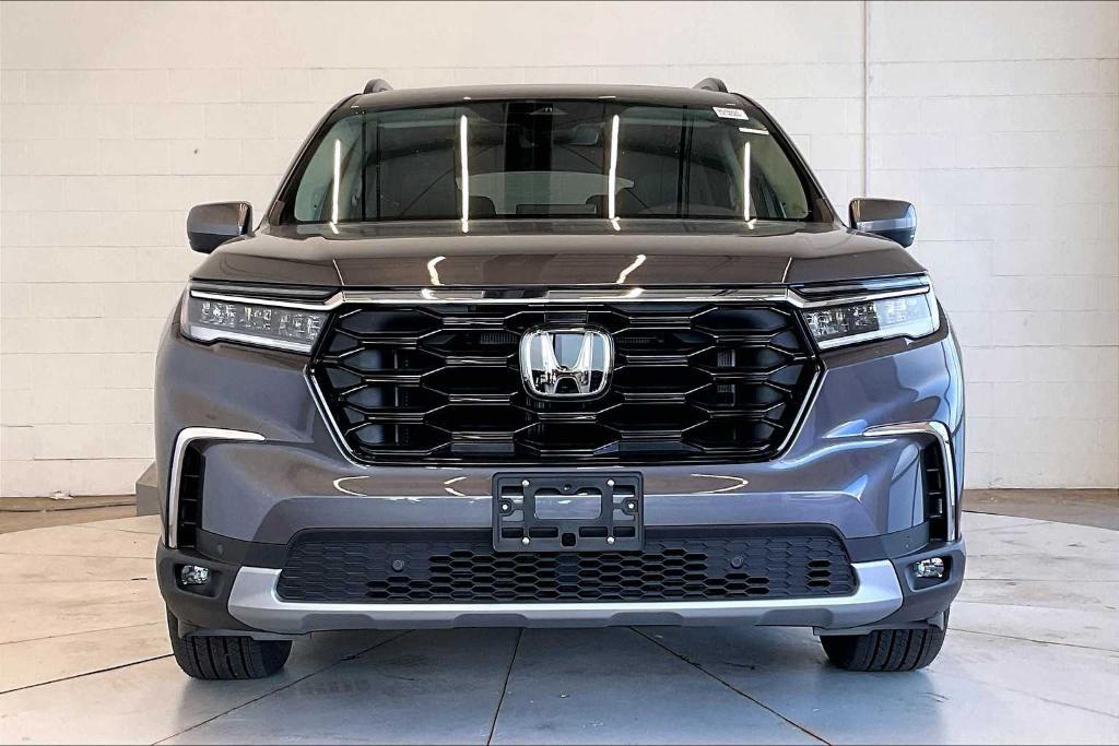 new 2025 Honda Pilot car, priced at $52,995