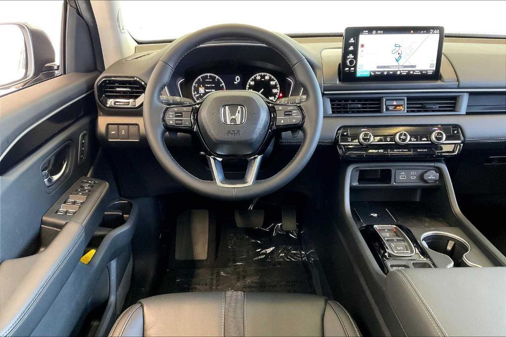 new 2025 Honda Pilot car, priced at $52,995