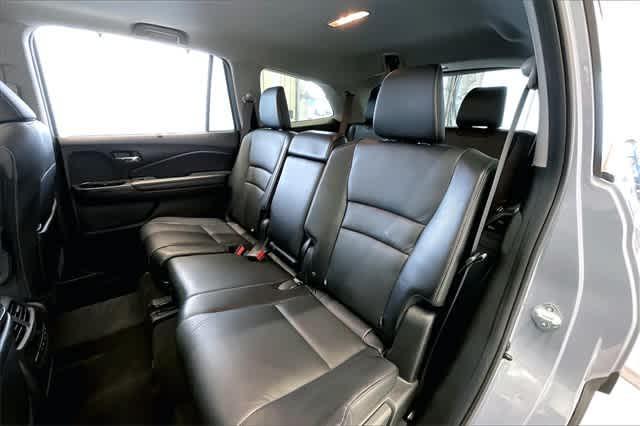 used 2022 Honda Pilot car, priced at $31,837