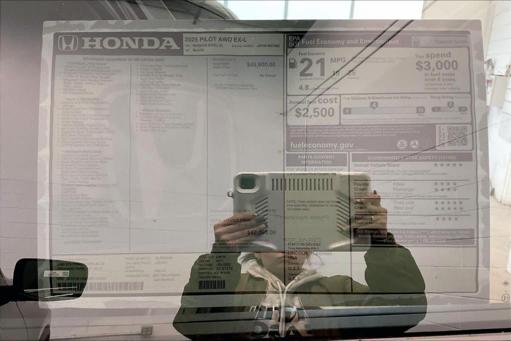 new 2025 Honda Pilot car, priced at $47,095