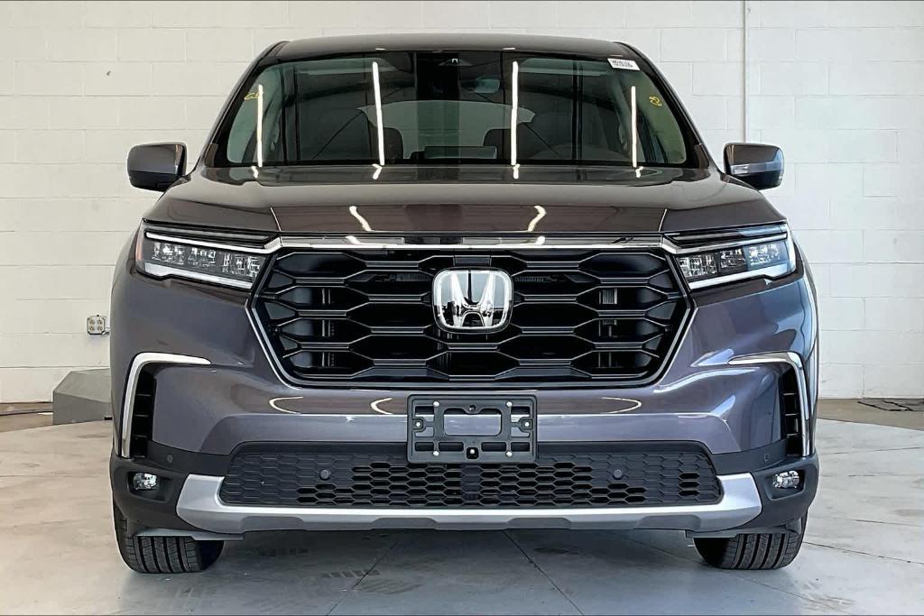 new 2025 Honda Pilot car, priced at $47,095