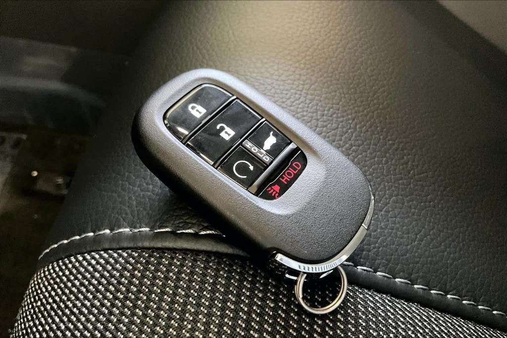 new 2025 Honda Pilot car, priced at $47,095