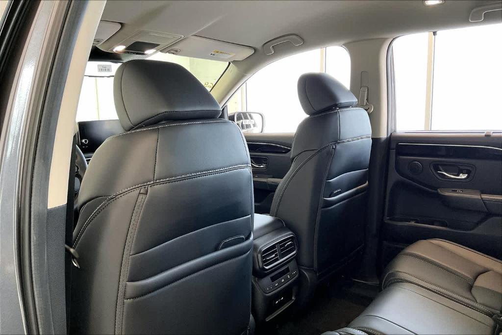 new 2025 Honda Pilot car, priced at $47,095