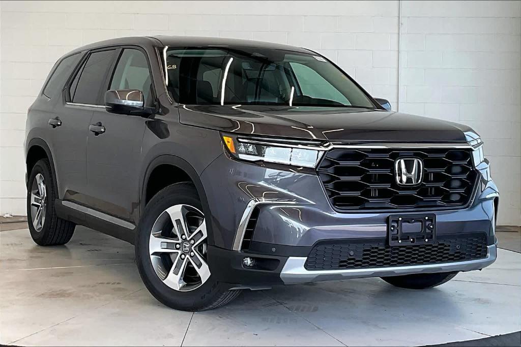 new 2025 Honda Pilot car, priced at $47,095