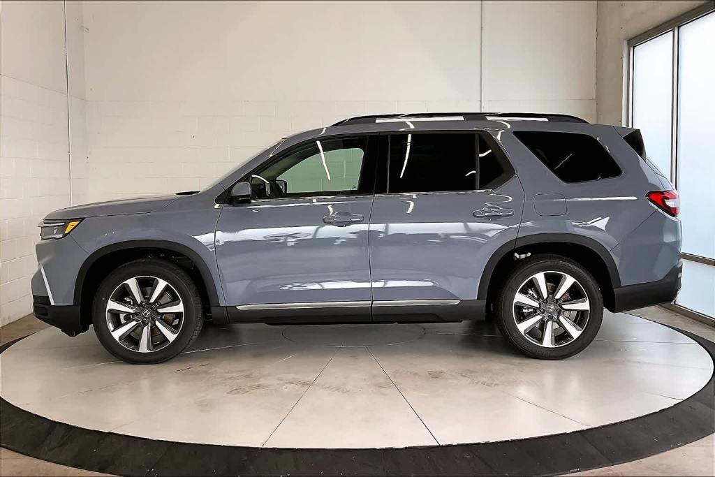 new 2025 Honda Pilot car, priced at $51,550