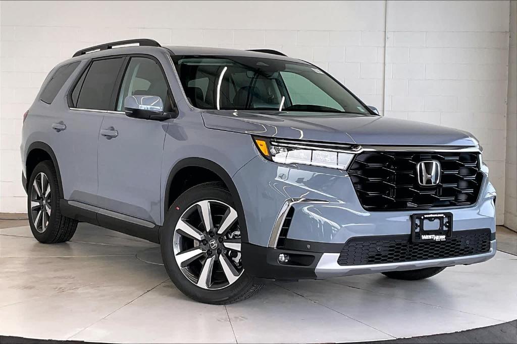 new 2025 Honda Pilot car, priced at $51,550
