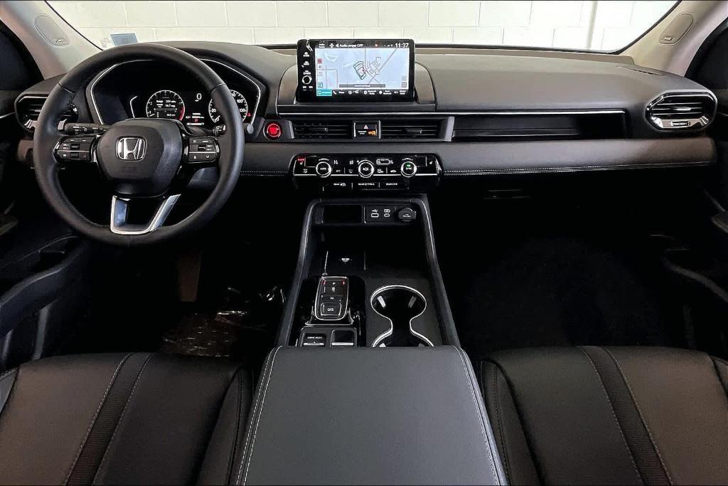 new 2025 Honda Pilot car, priced at $51,550