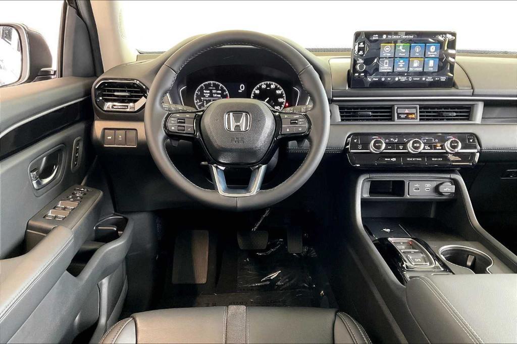 new 2025 Honda Pilot car, priced at $47,095