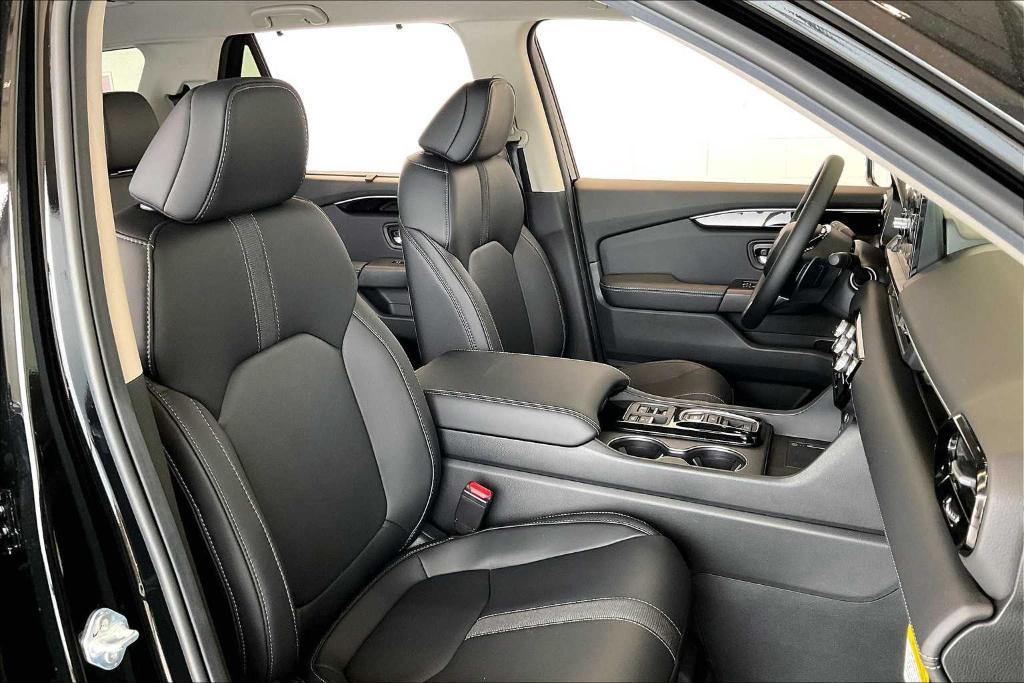 new 2025 Honda Pilot car, priced at $47,095