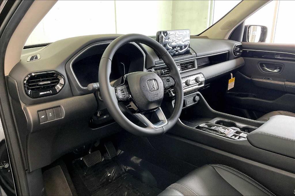 new 2025 Honda Pilot car, priced at $47,095