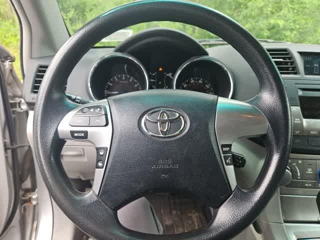 used 2012 Toyota Highlander car, priced at $12,658