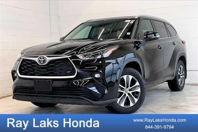 used 2022 Toyota Highlander car, priced at $36,821