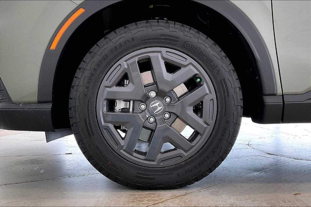 new 2026 Honda CR-V Hybrid car, priced at $40,650