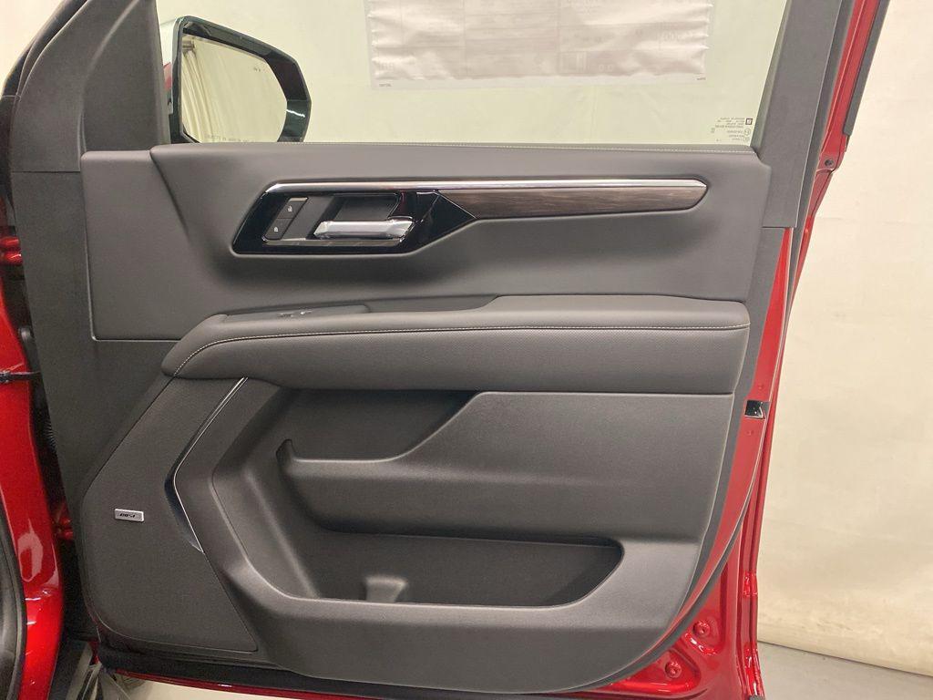 new 2025 Chevrolet Tahoe car, priced at $87,645