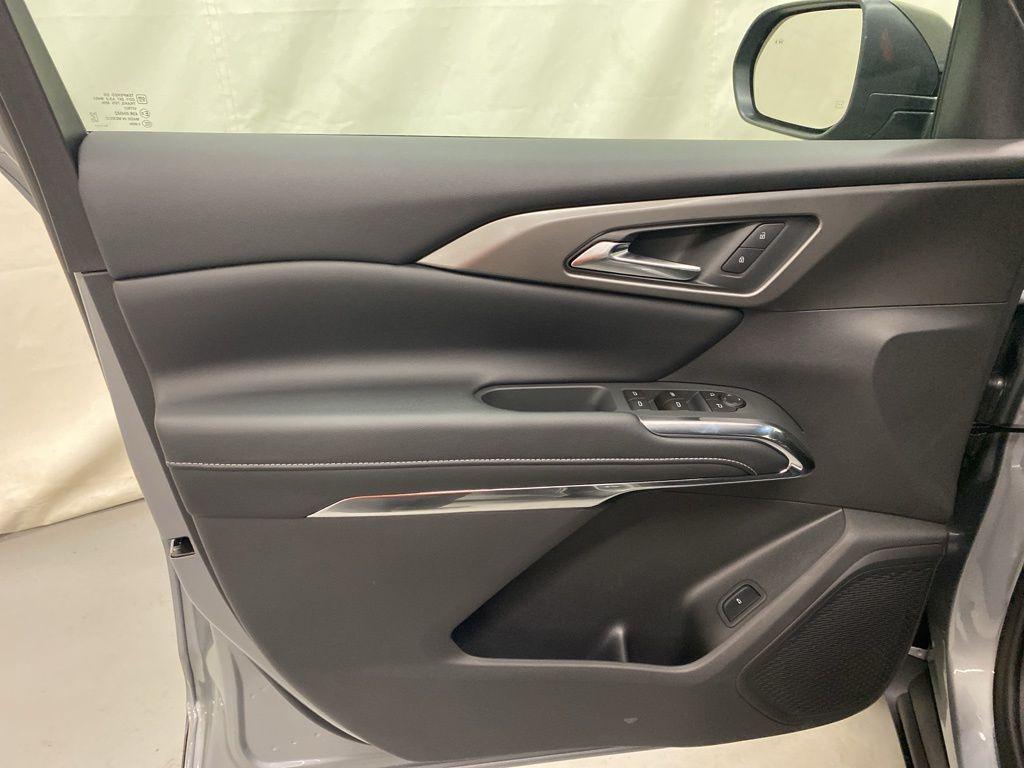 new 2026 Chevrolet Traverse car, priced at $45,120