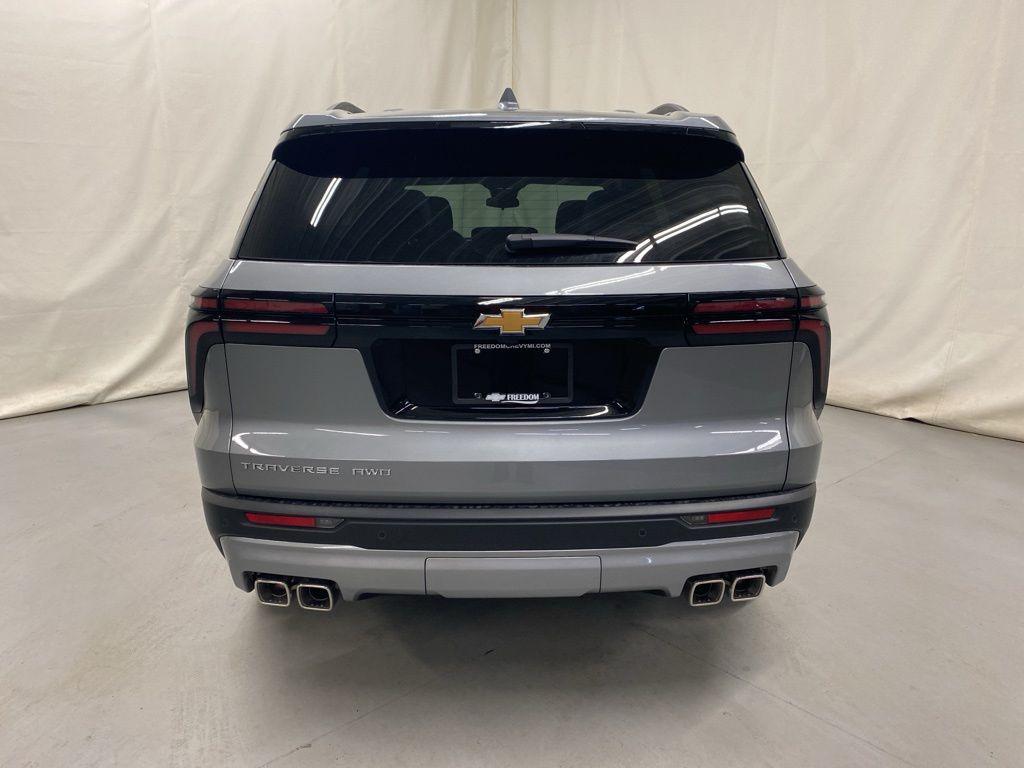 new 2026 Chevrolet Traverse car, priced at $45,120