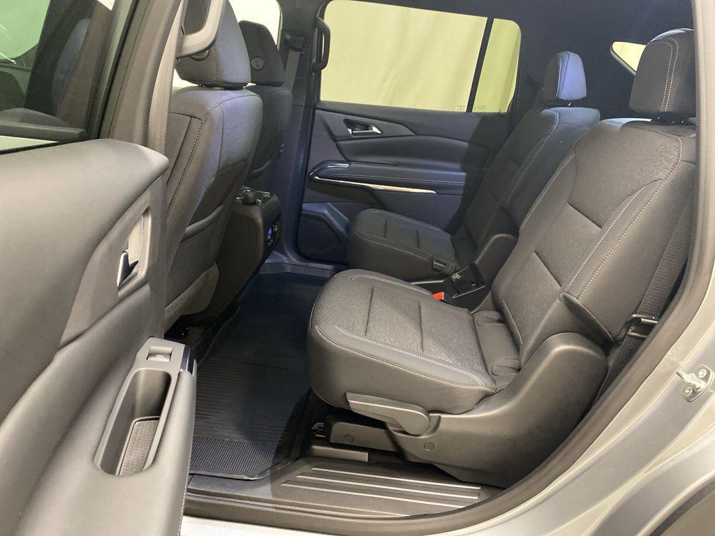 new 2026 Chevrolet Traverse car, priced at $45,120
