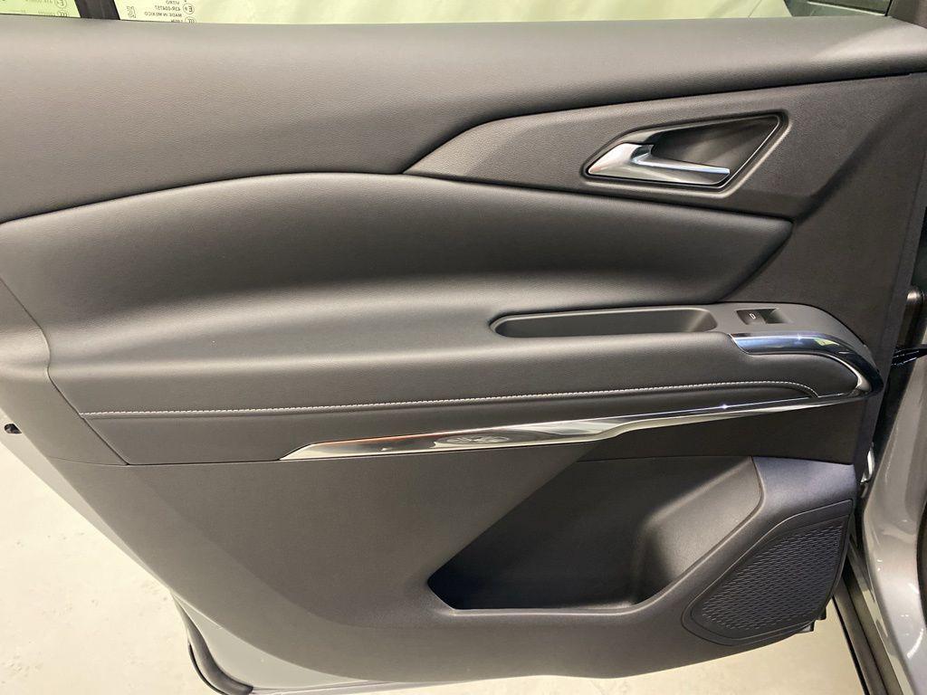 new 2026 Chevrolet Traverse car, priced at $45,120
