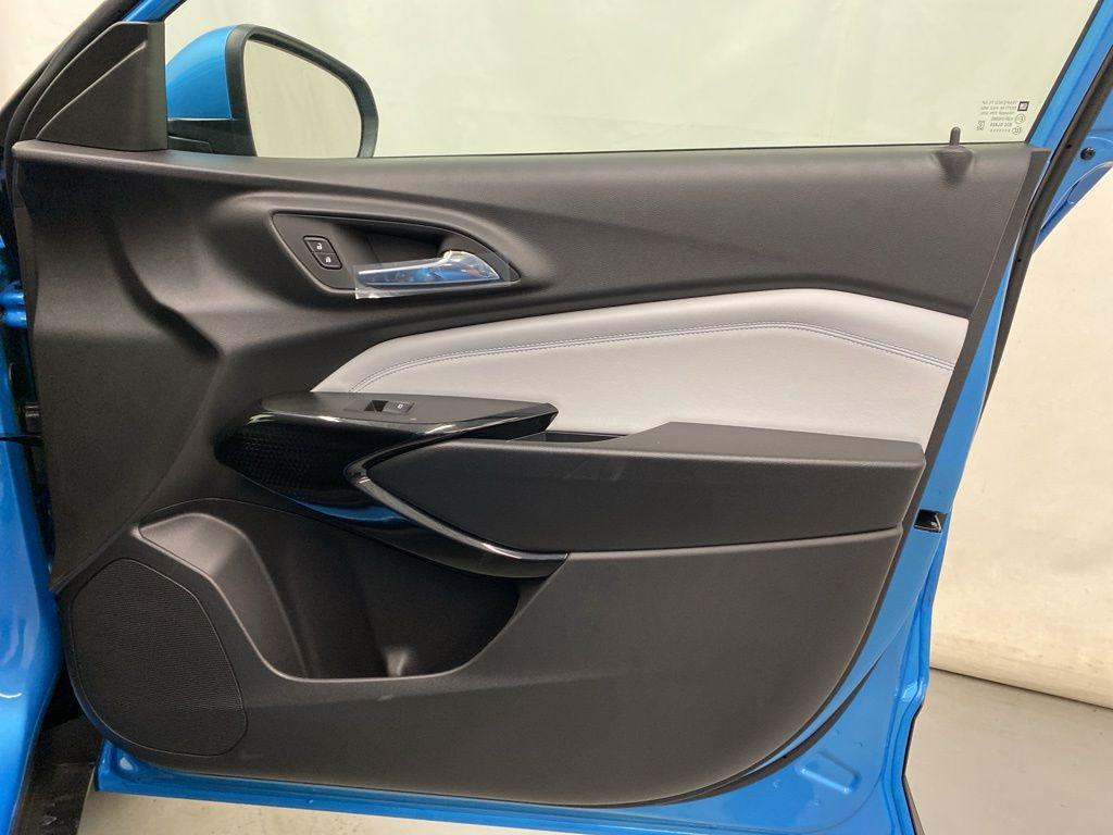 new 2025 Chevrolet Trax car, priced at $24,885