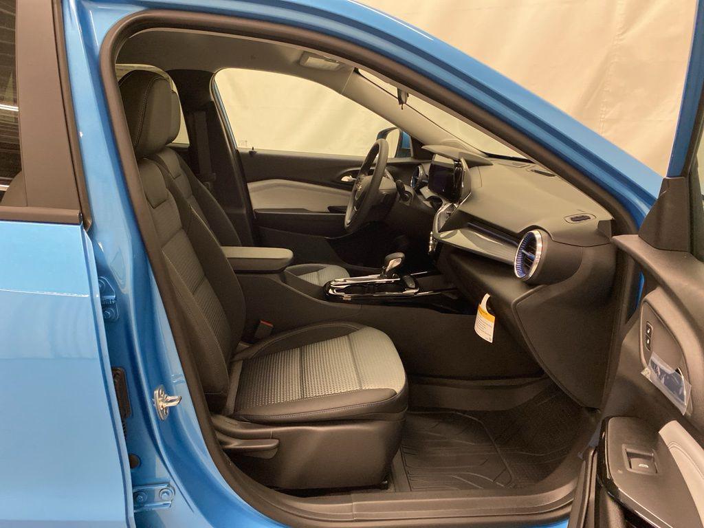 new 2025 Chevrolet Trax car, priced at $24,885