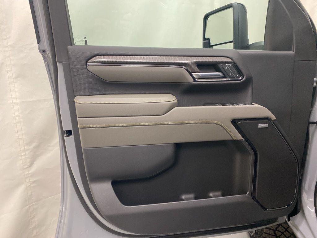 used 2025 Chevrolet Silverado 2500 car, priced at $76,000