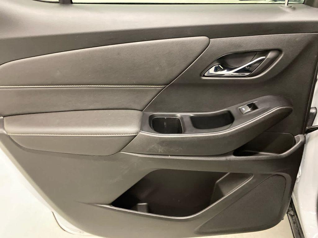 used 2023 Chevrolet Traverse car, priced at $29,000