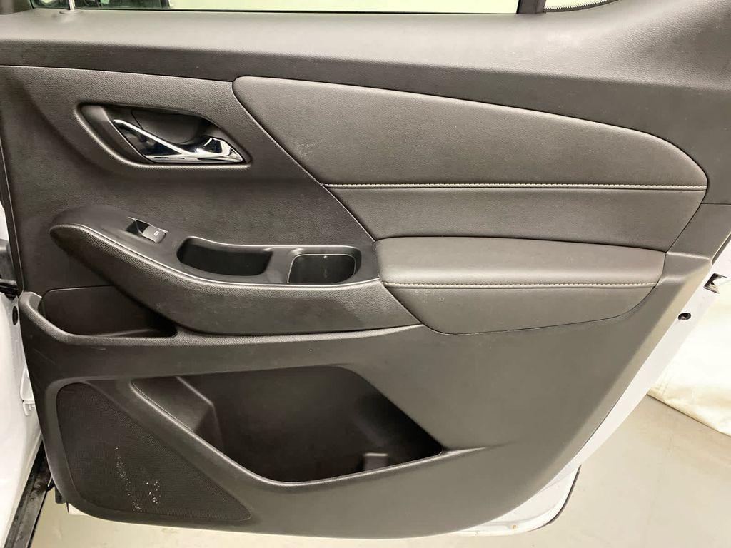 used 2023 Chevrolet Traverse car, priced at $29,000