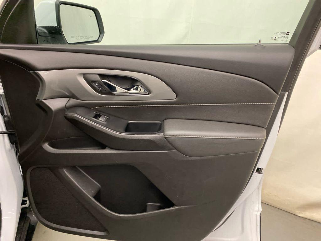 used 2023 Chevrolet Traverse car, priced at $29,000