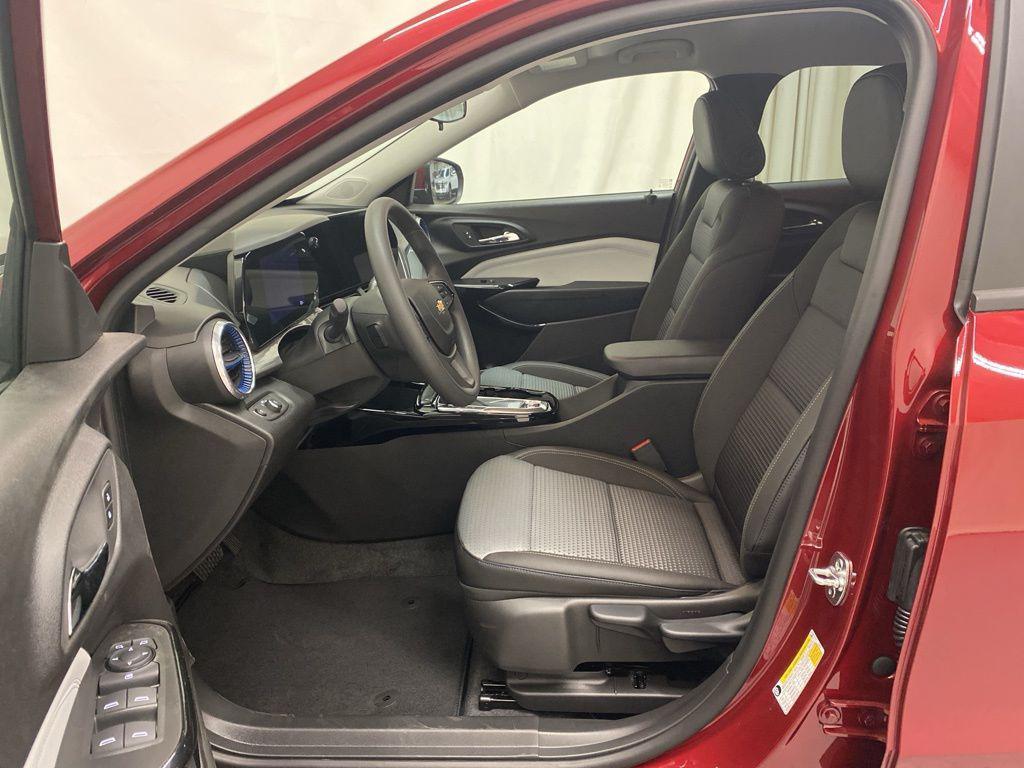 new 2025 Chevrolet Trax car, priced at $24,095
