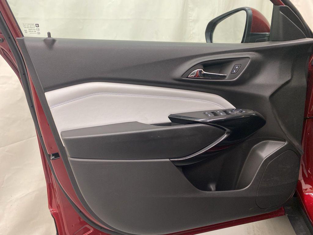 new 2025 Chevrolet Trax car, priced at $24,095