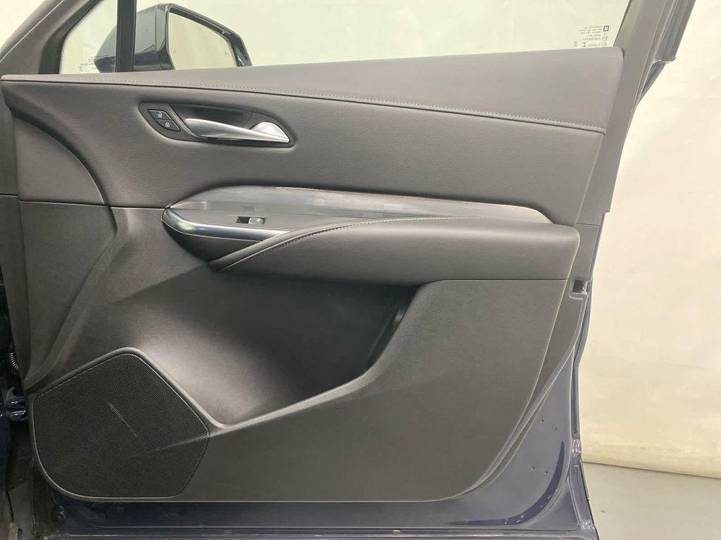 used 2025 Cadillac XT4 car, priced at $41,500