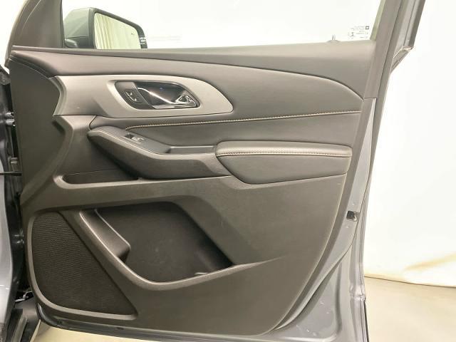 used 2021 Chevrolet Traverse car, priced at $28,000
