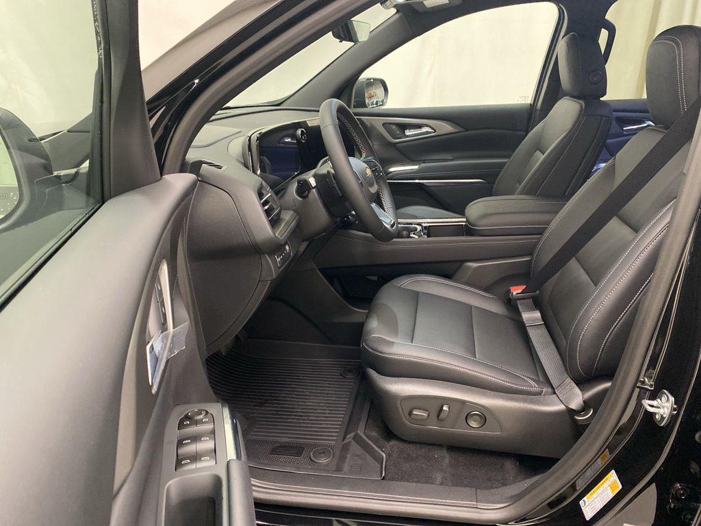 new 2026 Chevrolet Traverse car, priced at $48,165