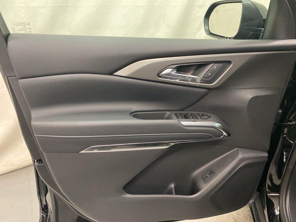 new 2026 Chevrolet Traverse car, priced at $48,165