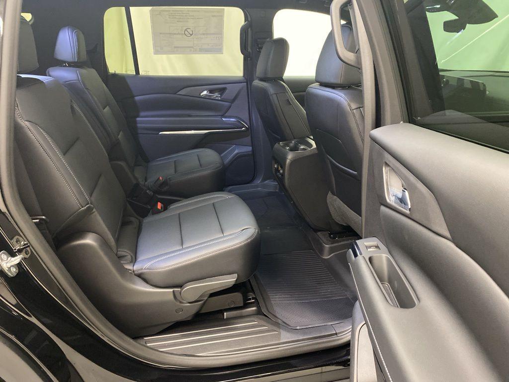 new 2026 Chevrolet Traverse car, priced at $48,165