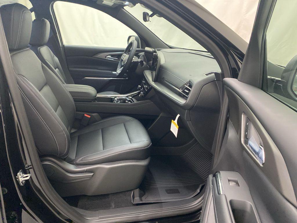 new 2026 Chevrolet Traverse car, priced at $48,165