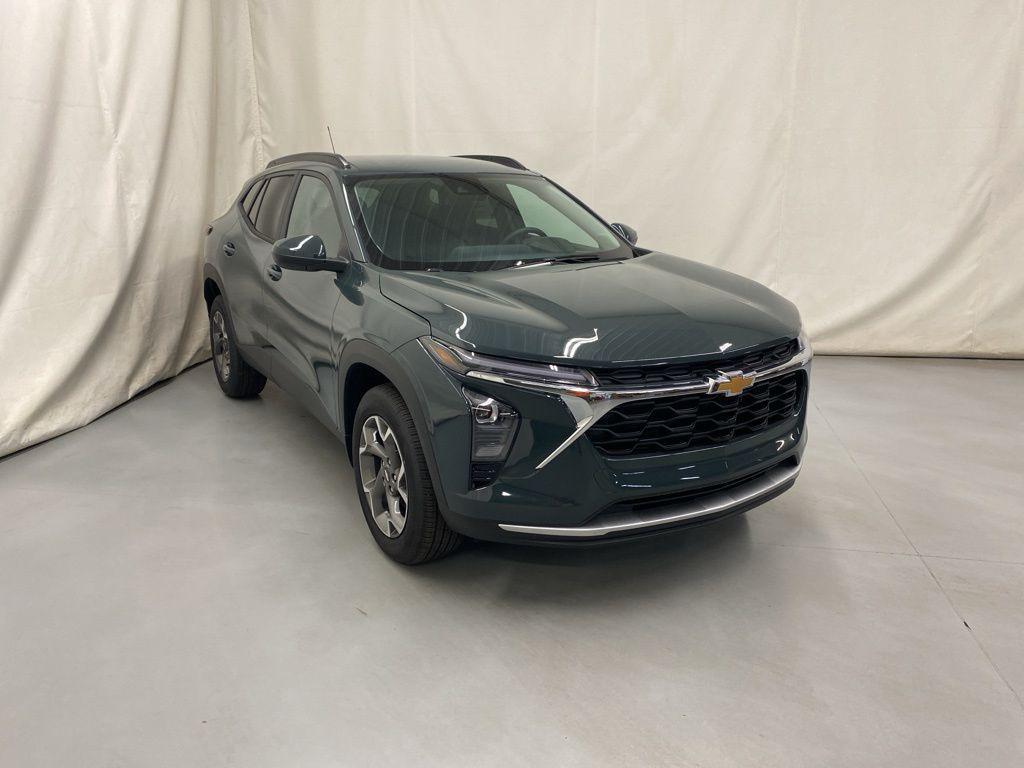 new 2025 Chevrolet Trax car, priced at $24,835