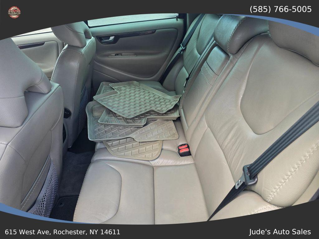 used 2007 Volvo XC70 car, priced at $5,499