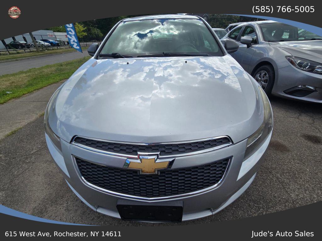 used 2014 Chevrolet Cruze car, priced at $7,500