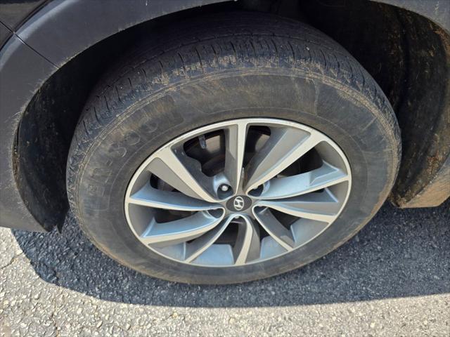 used 2020 Hyundai Santa Fe car, priced at $15,500