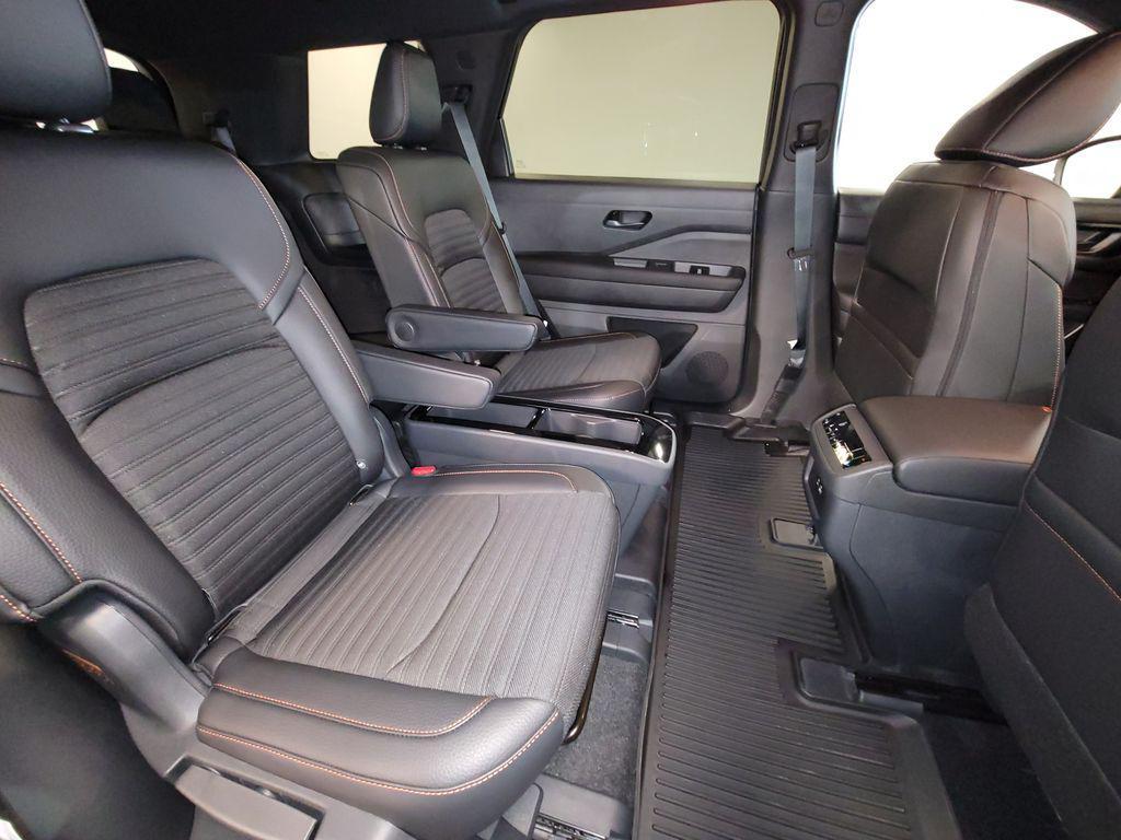 new 2025 Nissan Pathfinder car, priced at $44,118