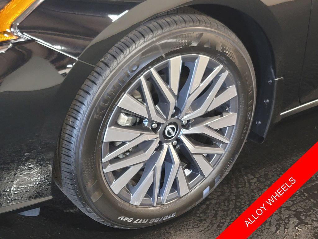 new 2025 Nissan Altima car, priced at $30,027