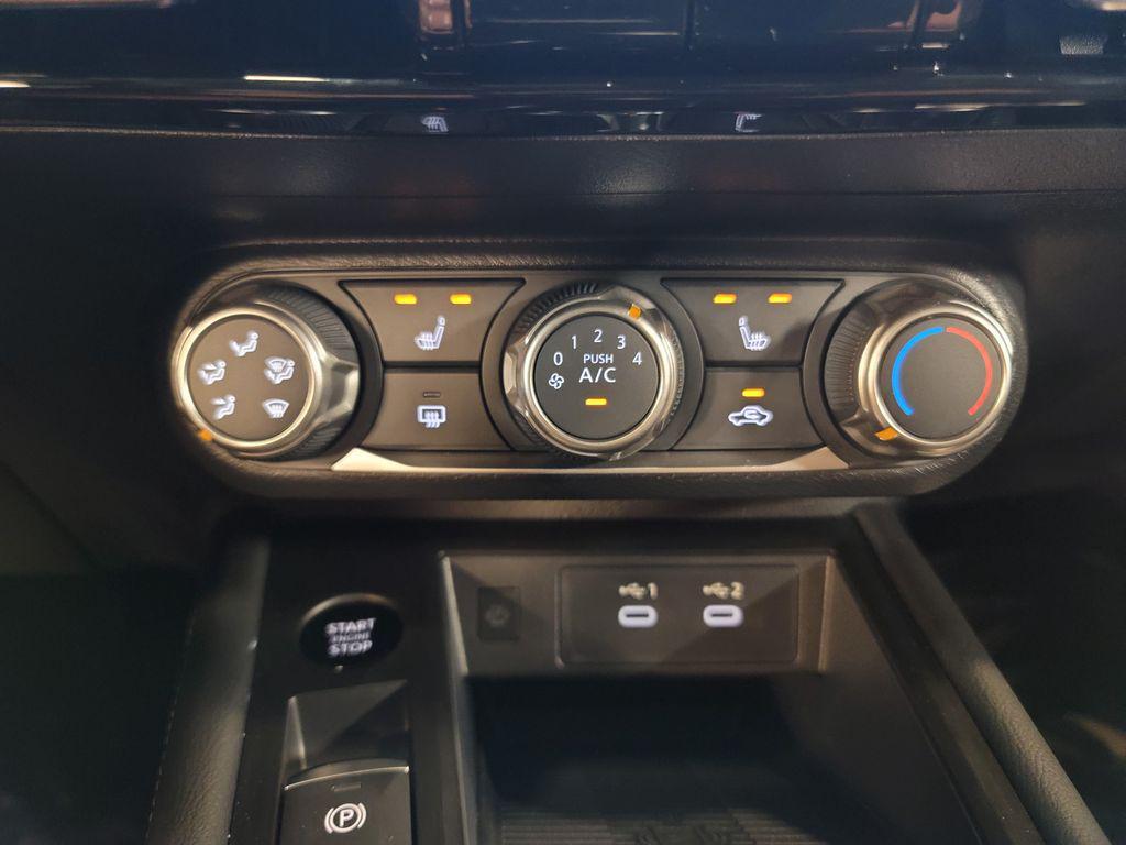 new 2025 Nissan Kicks car, priced at $27,081
